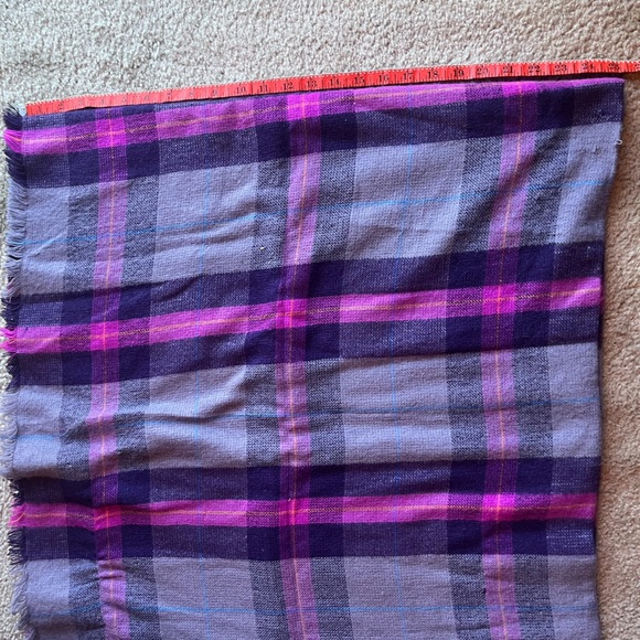 🧣 Extra large extra soft plaid wrap 🧣 - Picture 4 of 4